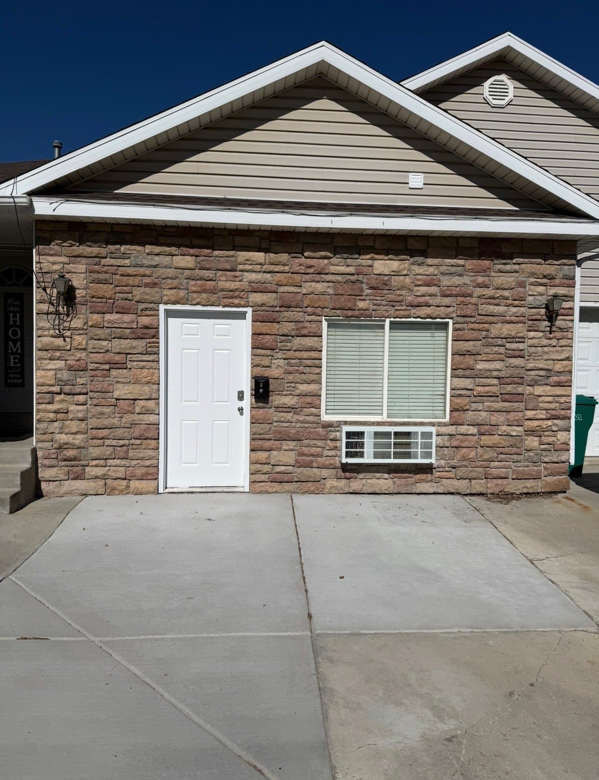 Santaquin Apartment: 253 N 700 E
