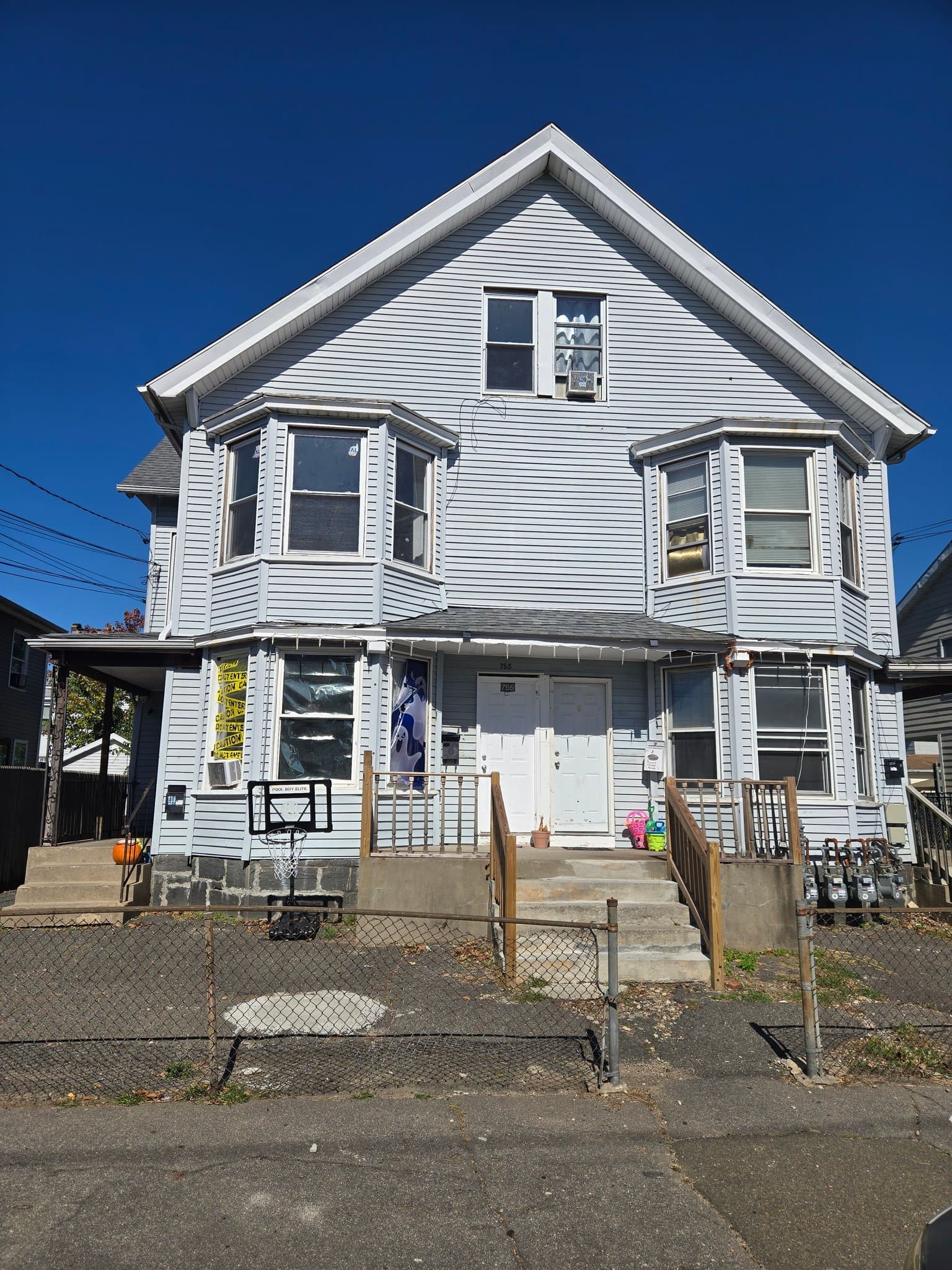 Bridgeport Apartment: 755 Ogden St