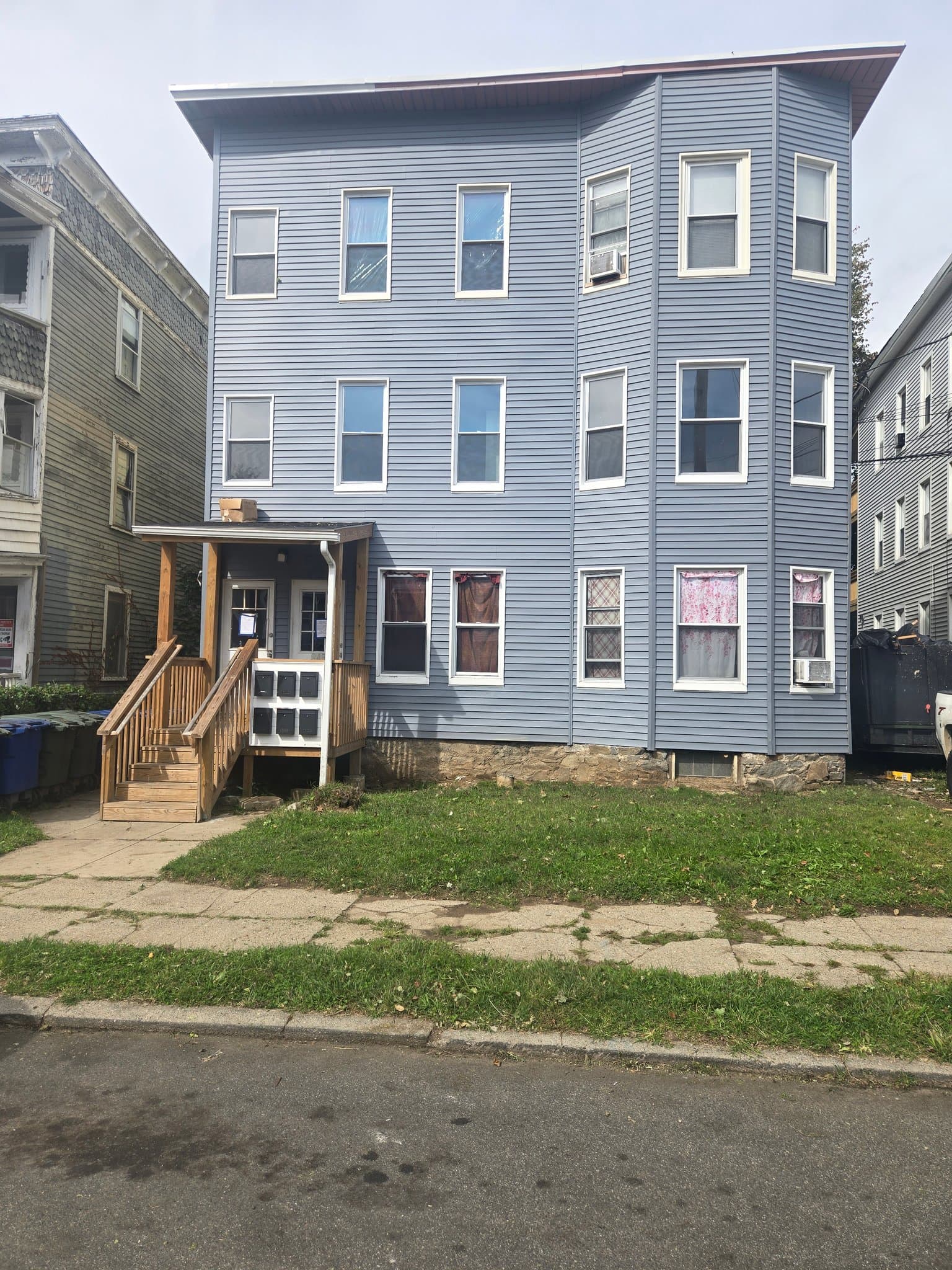 Bridgeport Apartment: 343 Pearl St