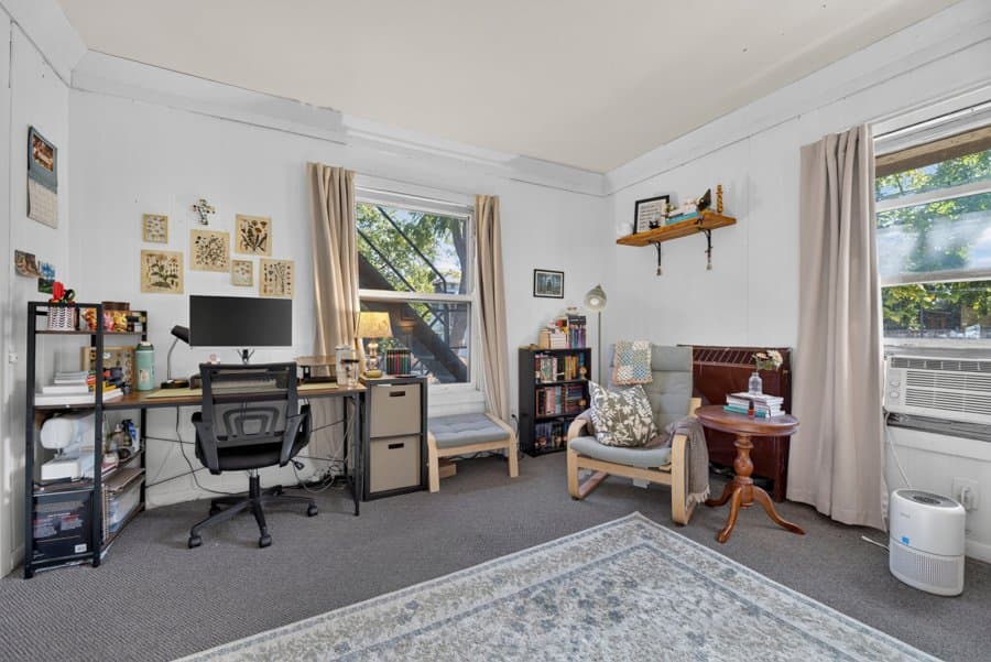 Madison Condo: 149 E Gilman