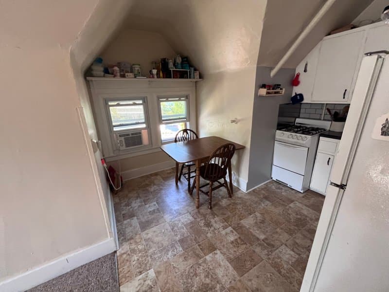 Madison Condo: 149 E Gilman