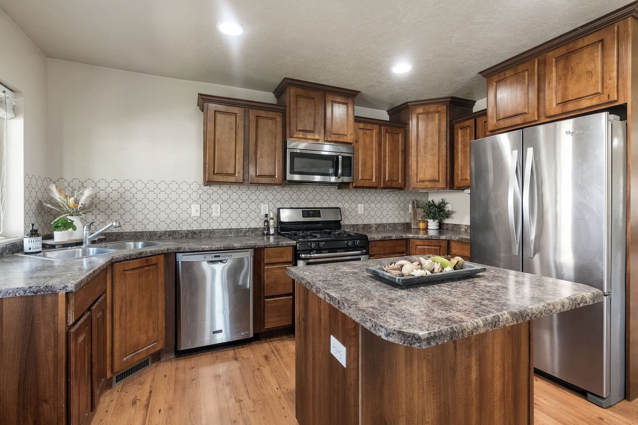 Eagle Mountain Townhome: 9256 N Prairie Dunes Way