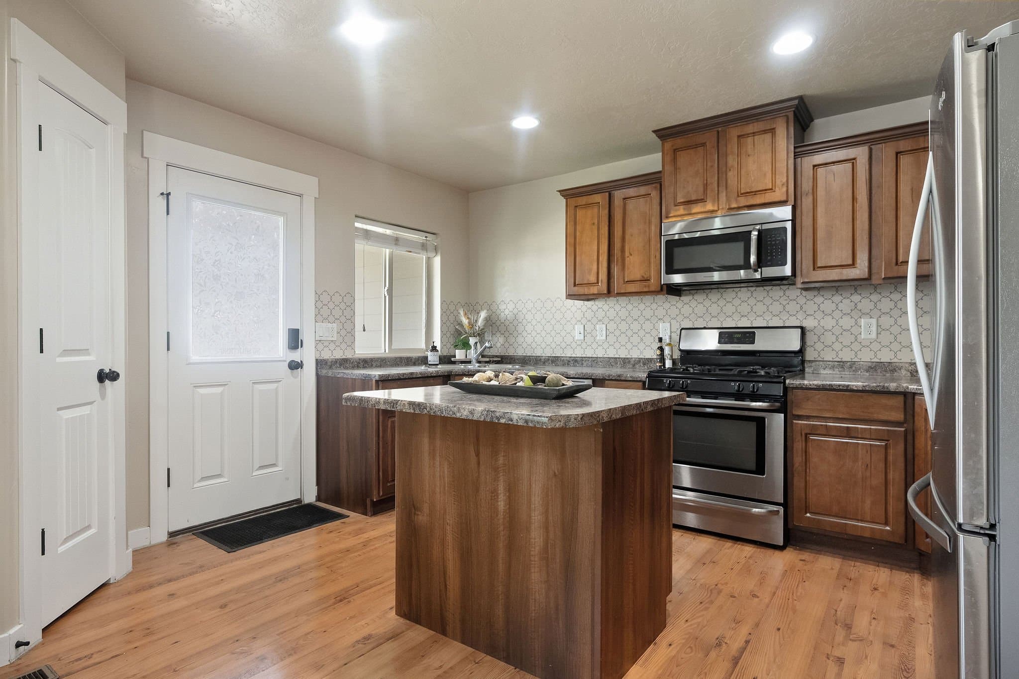 Eagle Mountain Townhome: 9256 N Prairie Dunes Way