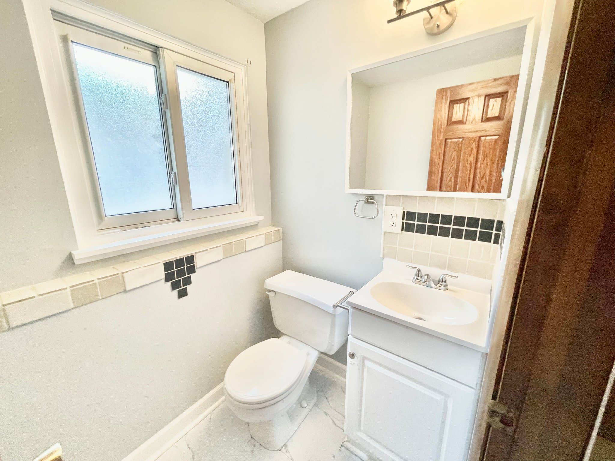 North Ridgeville House: 4885 Lear Nagle