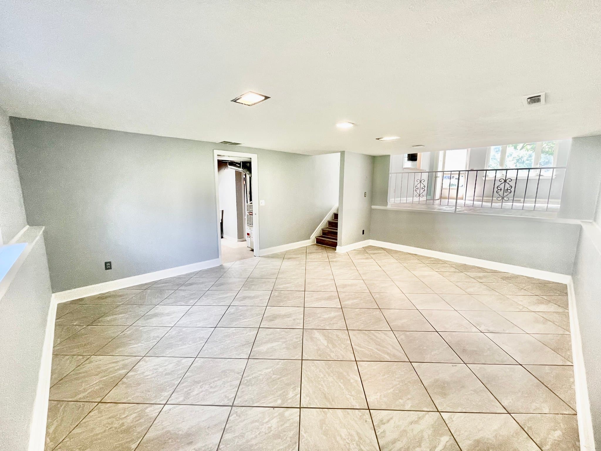North Ridgeville House: 4885 Lear Nagle