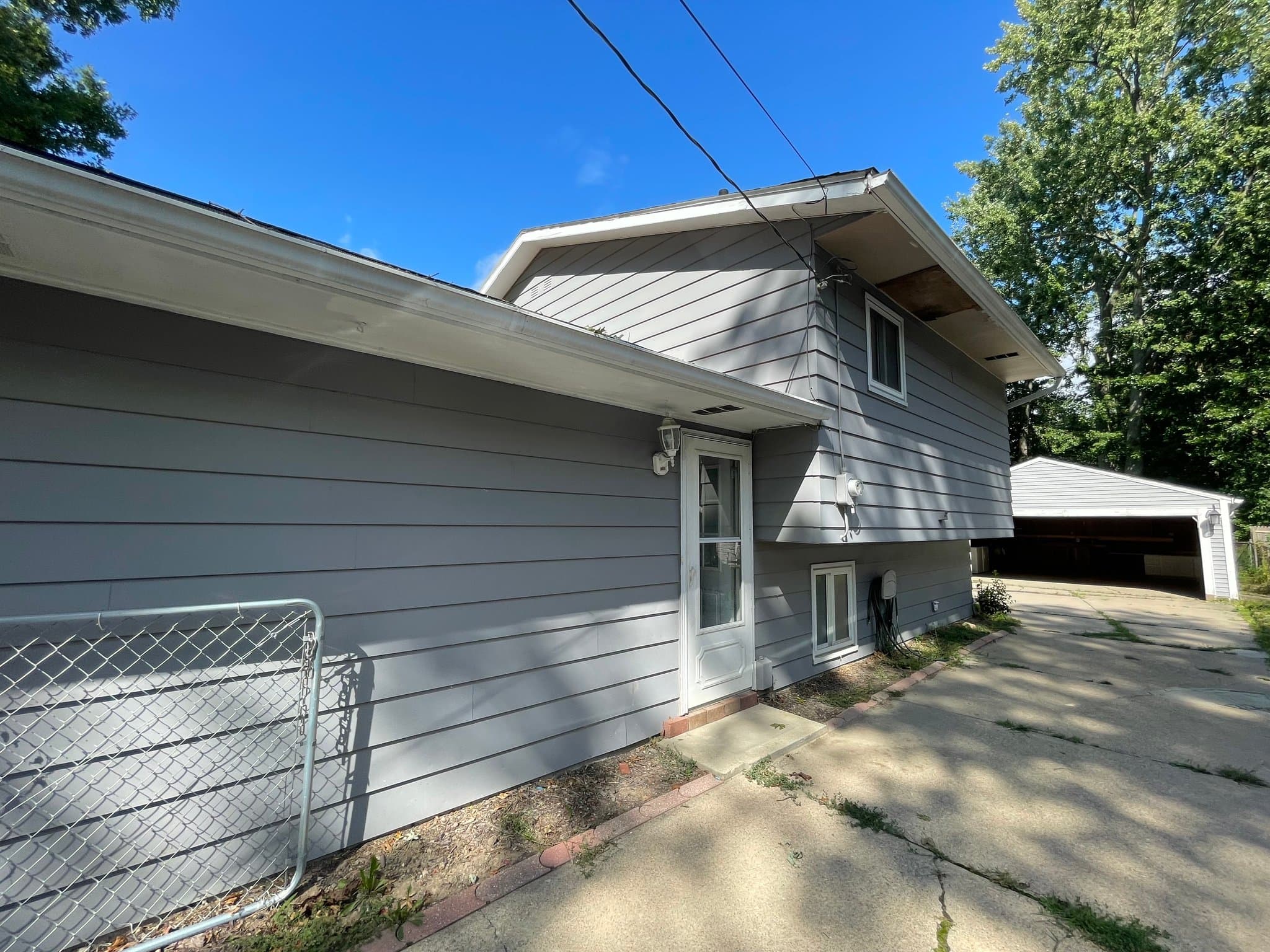 North Ridgeville House: 4885 Lear Nagle