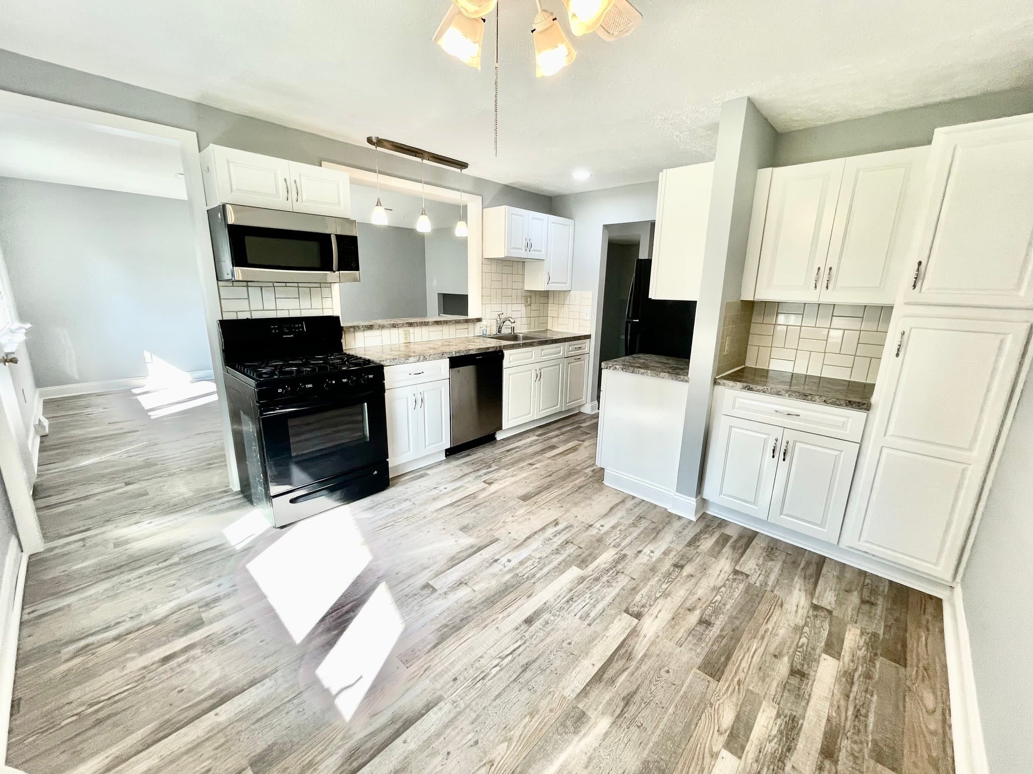 North Ridgeville House: 4885 Lear Nagle