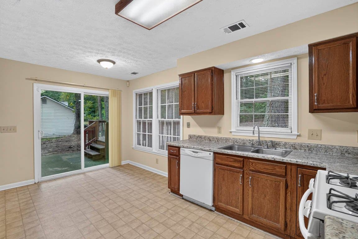 Lithonia House: 3142 Aberdeen Way