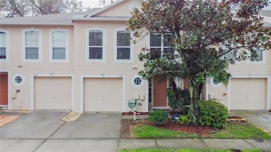 Tampa Townhome: 4625 Ashburn Square Dr