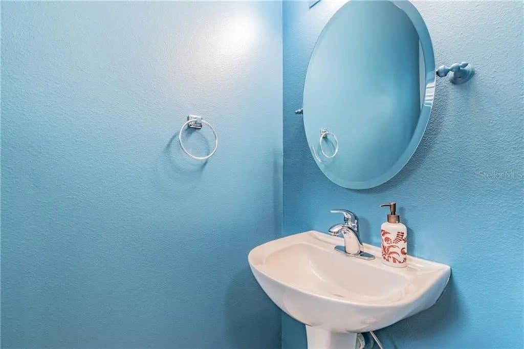Tampa Townhome: 4625 Ashburn Square Dr