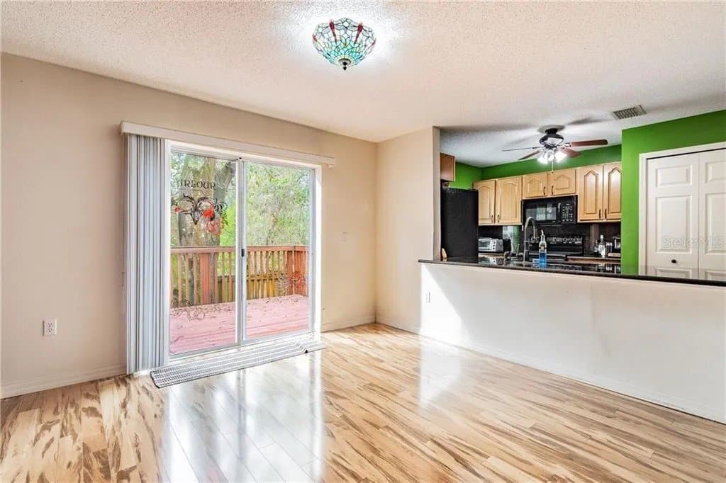 Tampa Townhome: 4625 Ashburn Square Dr