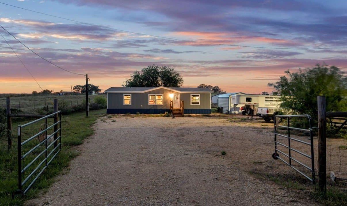Floresville Other: 2870 County Road 120
