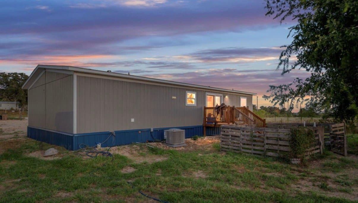 Floresville Other: 2870 County Road 120