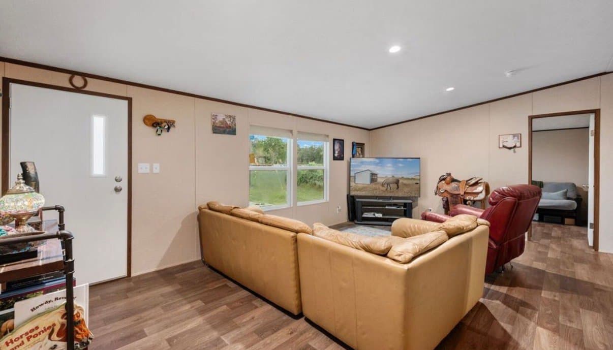 Floresville Other: 2870 County Road 120