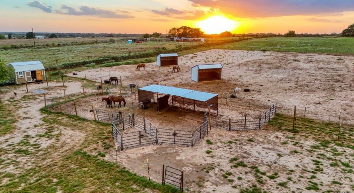 Floresville Other: 2870 County Road 120