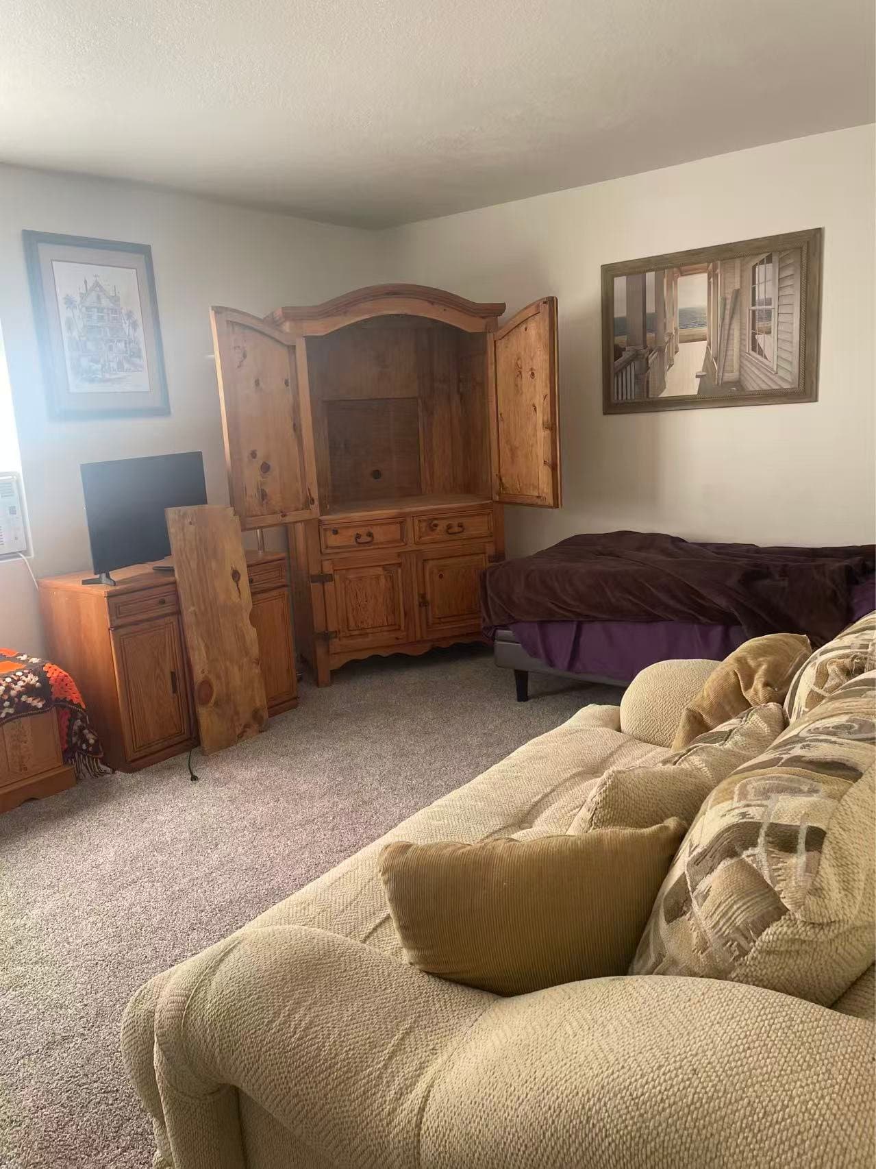 Norco Single Room: 2546 Reservoir Drive