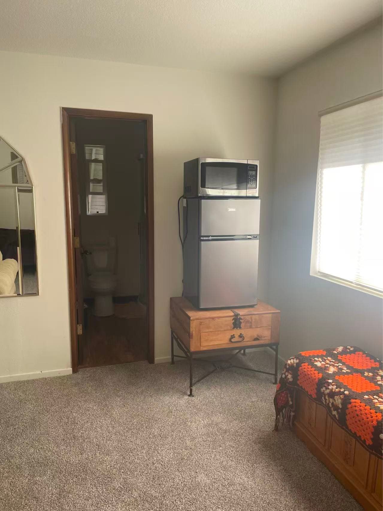 Norco Single Room: 2546 Reservoir Drive