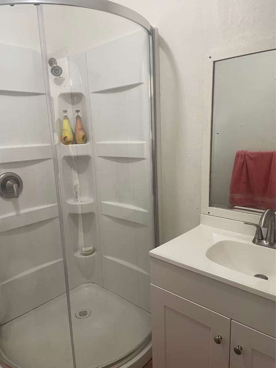 Norco Single Room: 2546 Reservoir Drive