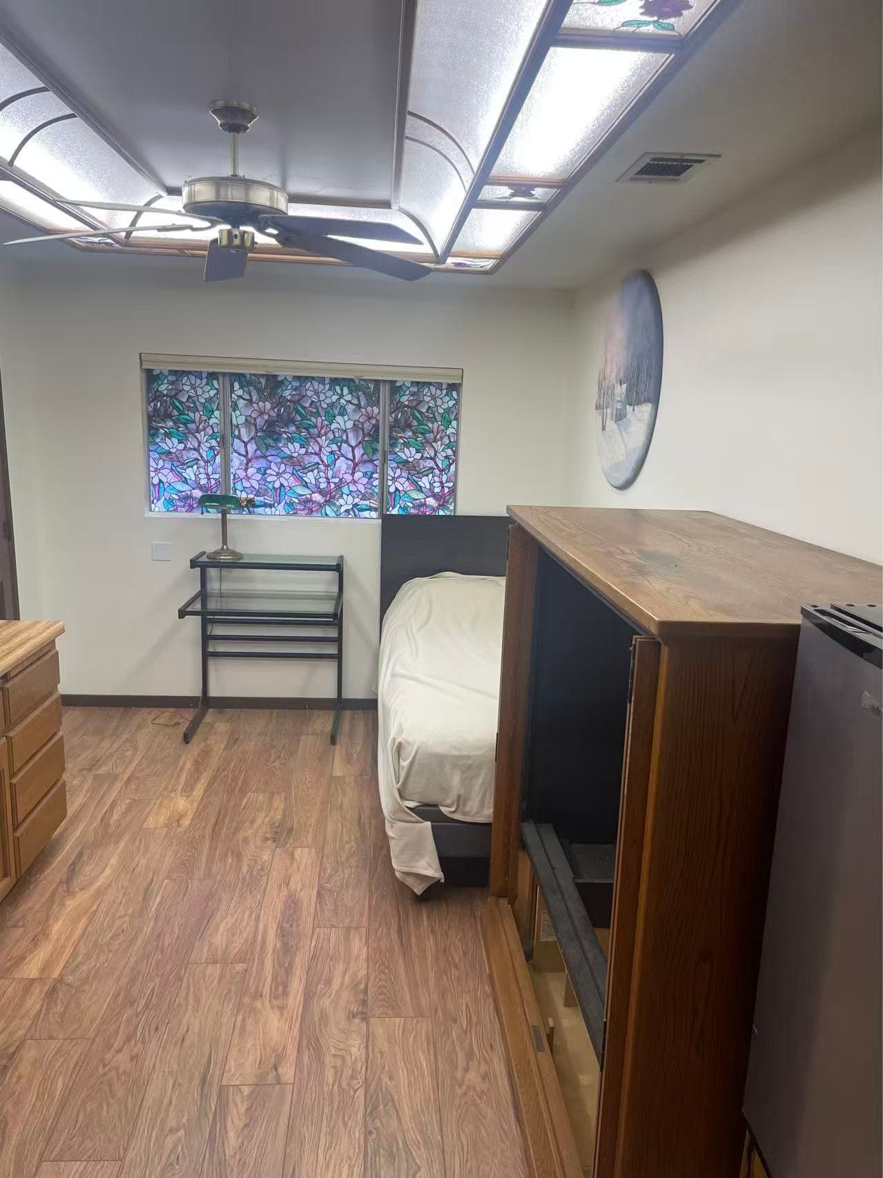 Norco Single Room: 2546 Reservoir Drive