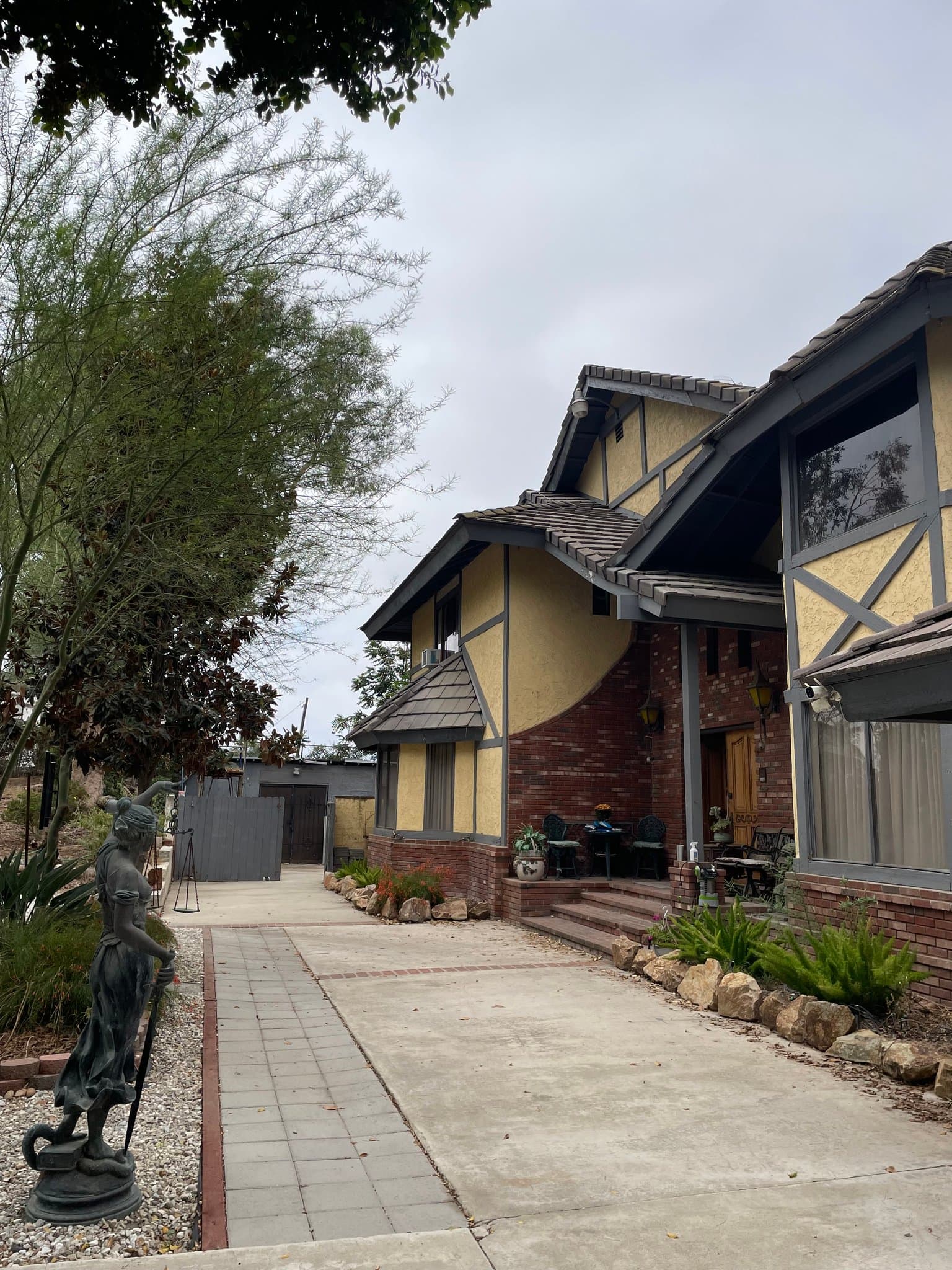 Norco Single Room: 2546 Reservoir Drive