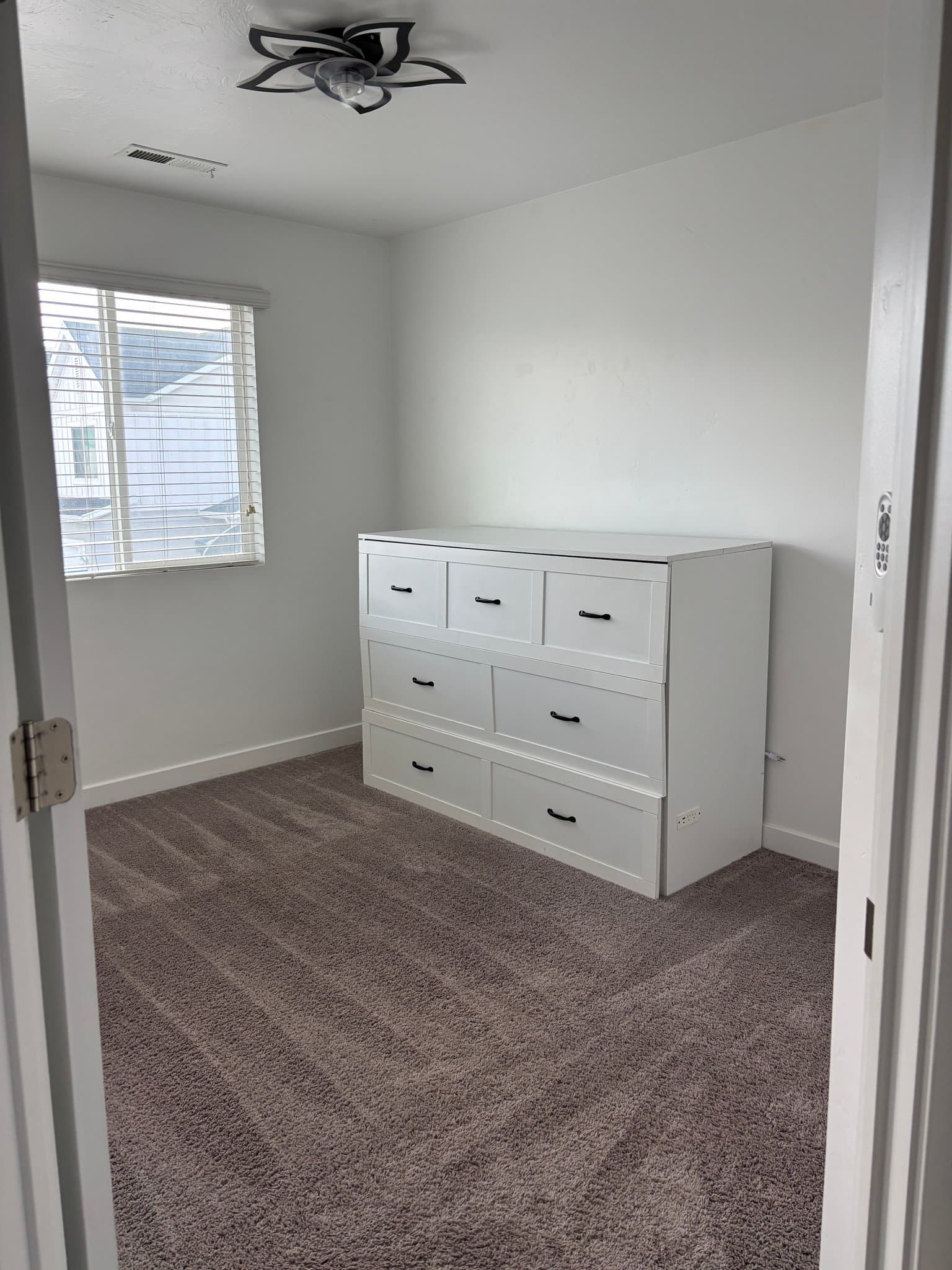 Saratoga Springs Single Room: 173 E Legacy Pkwy