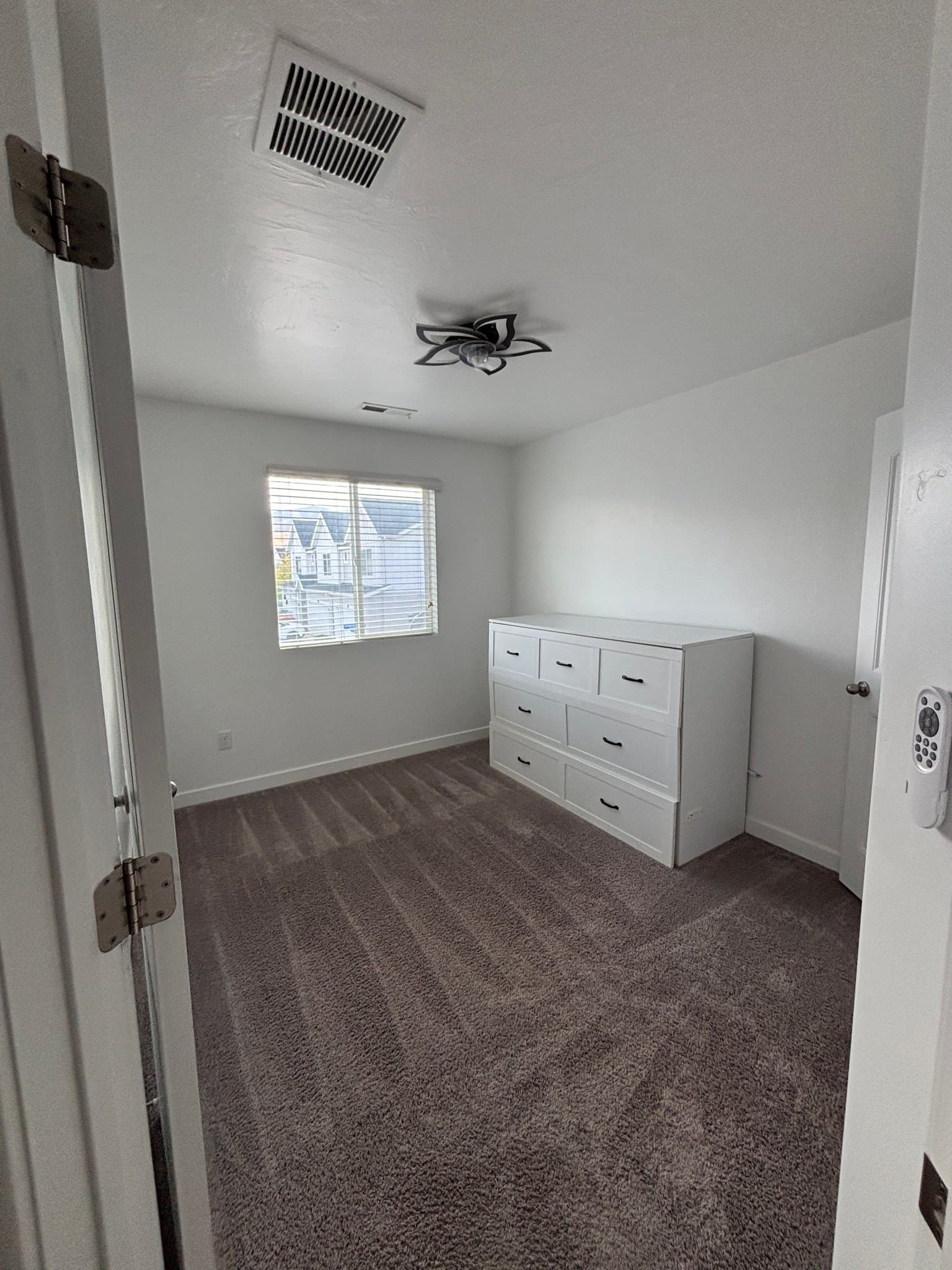 Saratoga Springs Single Room: 173 E Legacy Pkwy