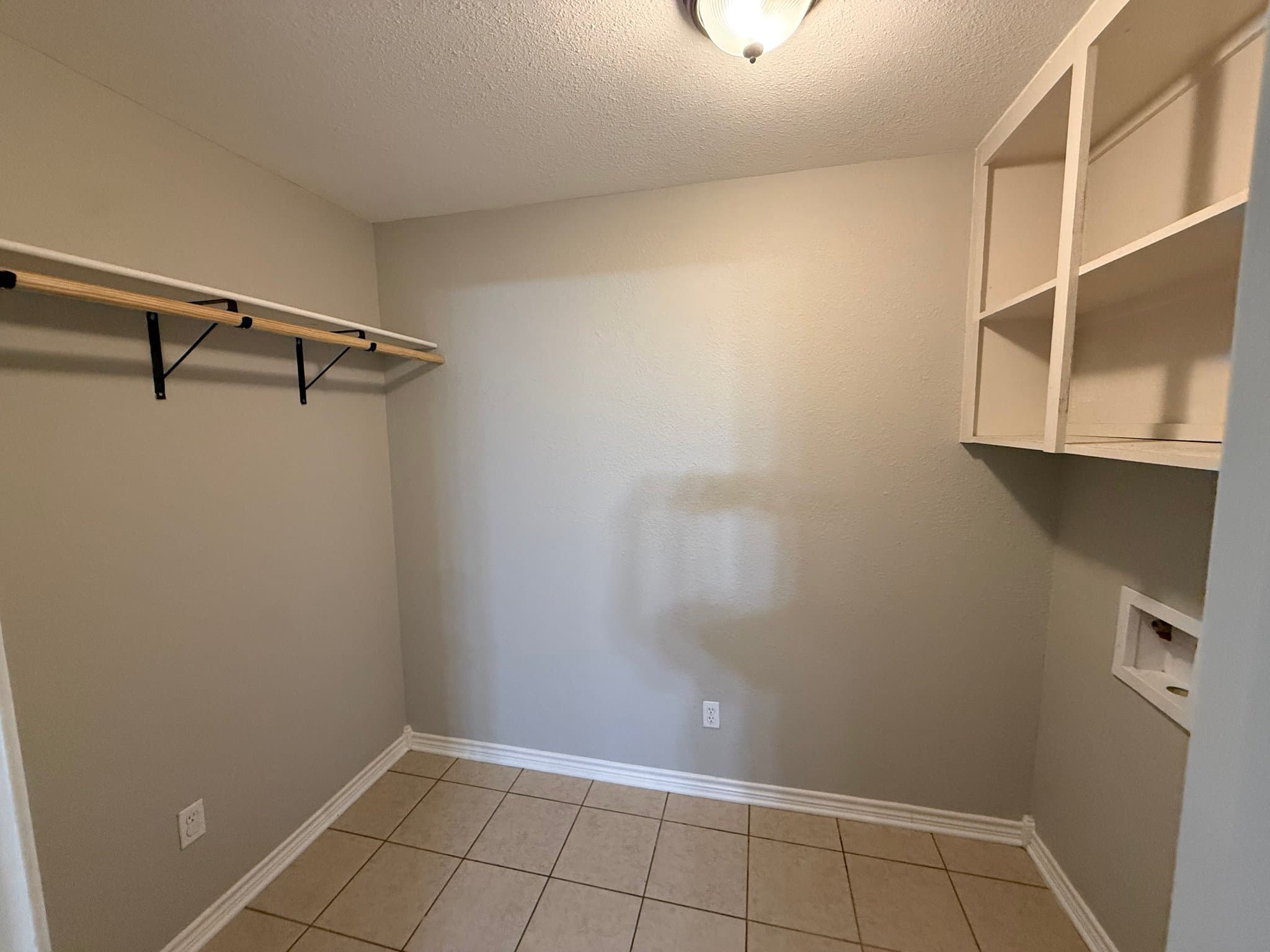 White Oak House: 518 E Center St