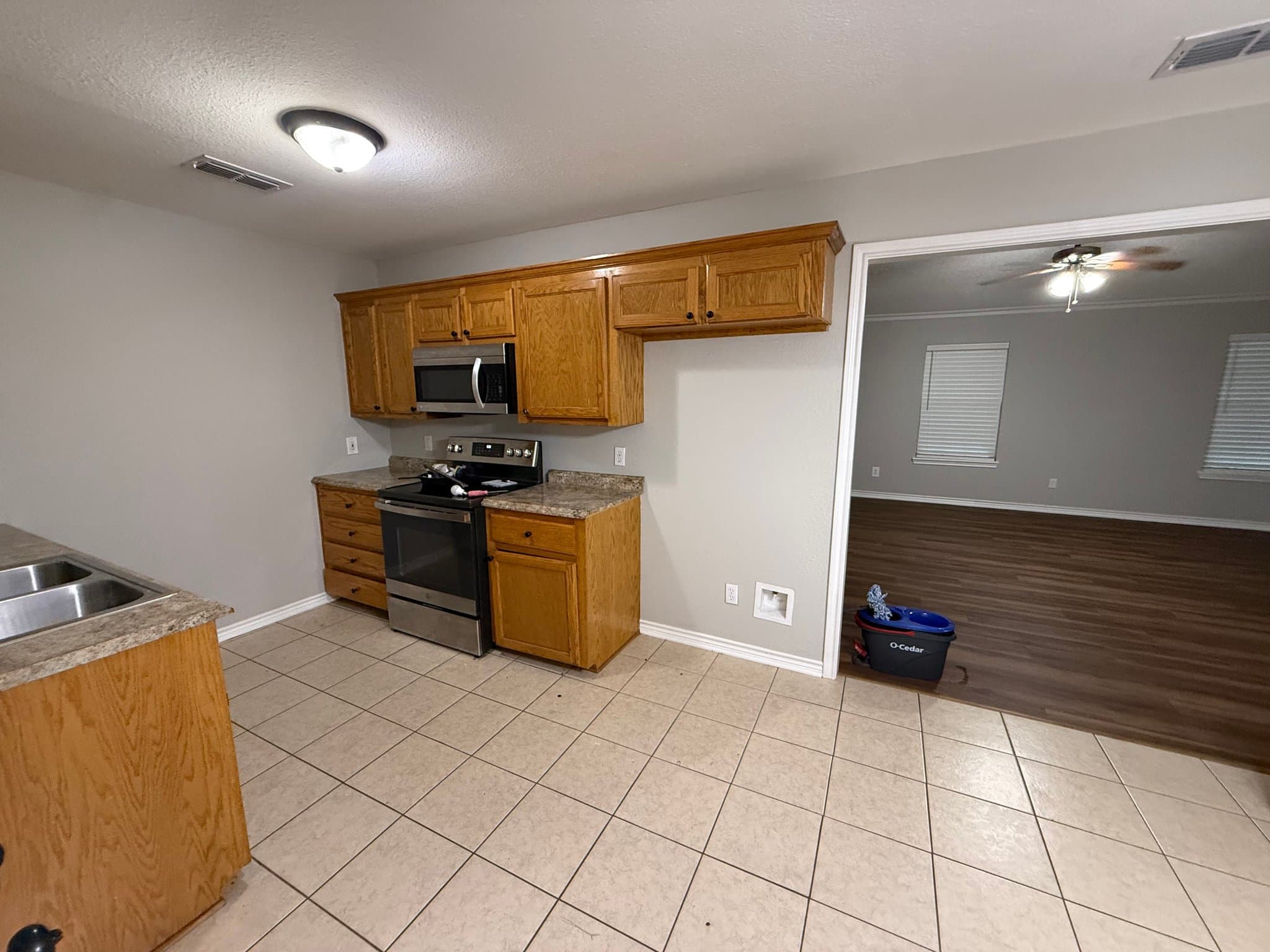 White Oak House: 518 E Center St