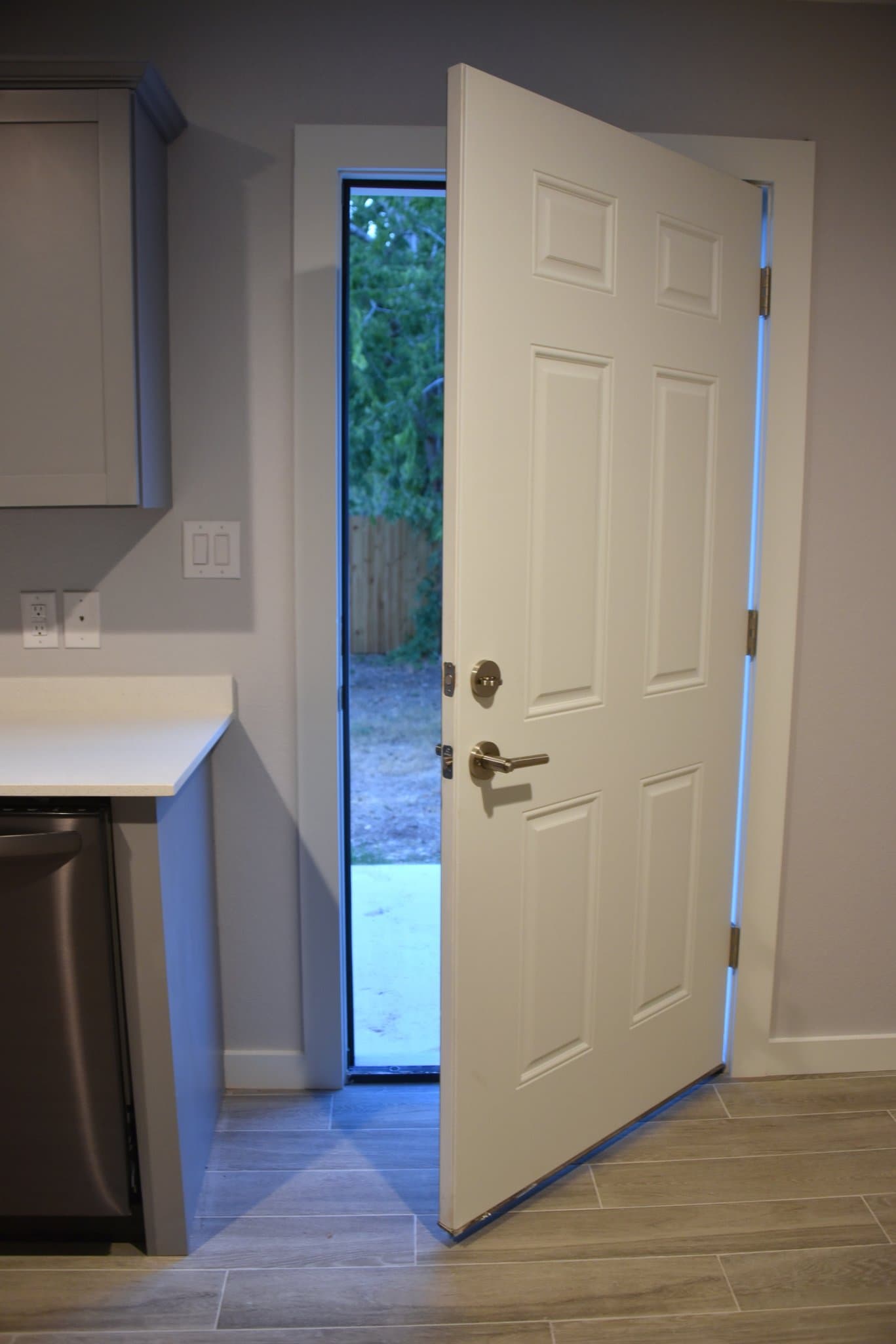 Luling Townhome: 1033 East Milam