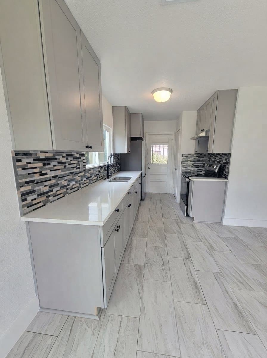 San Antonio House: 353 Kenmar Dr