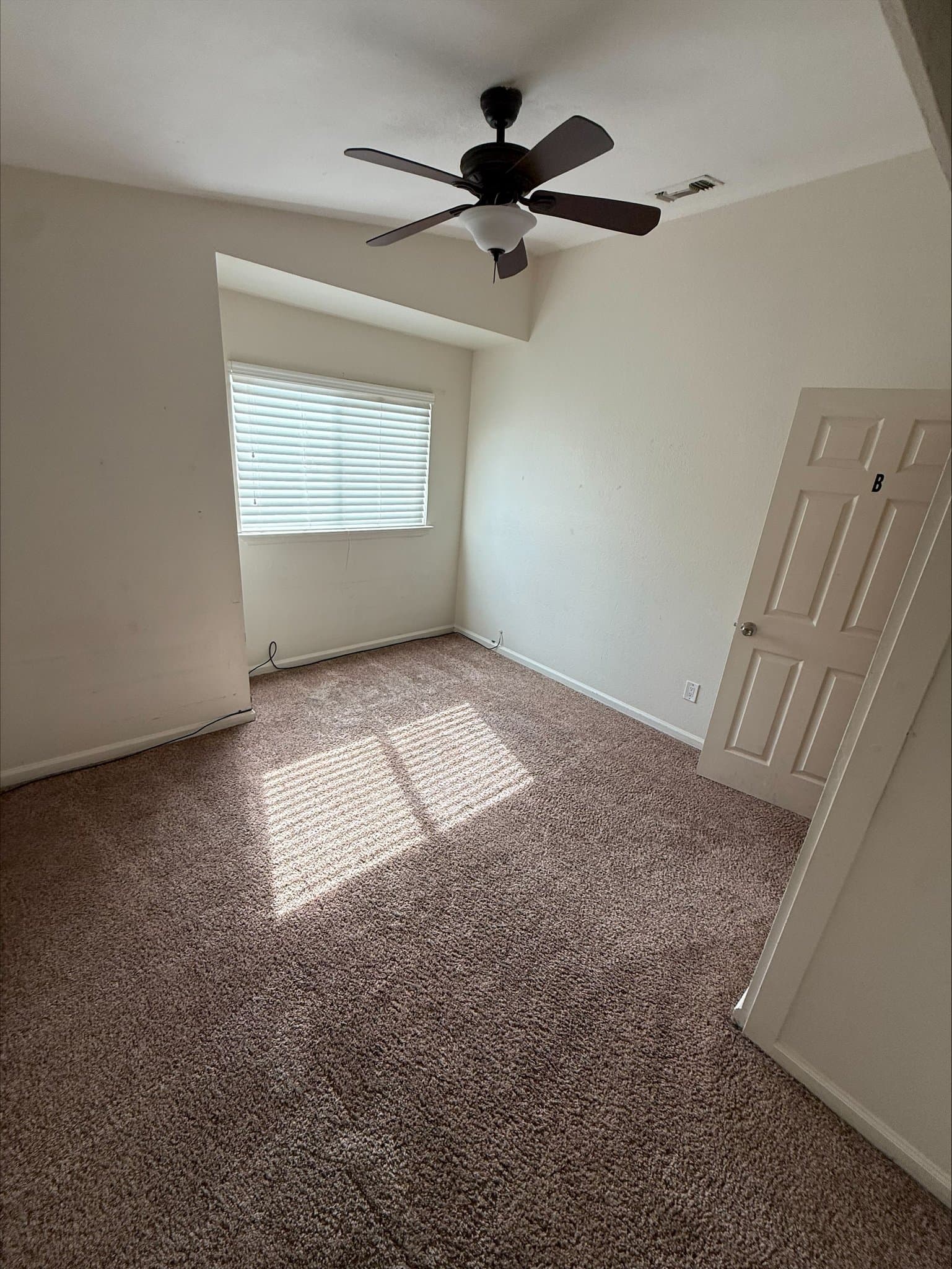 Sacramento House: 133 Majorca Cir