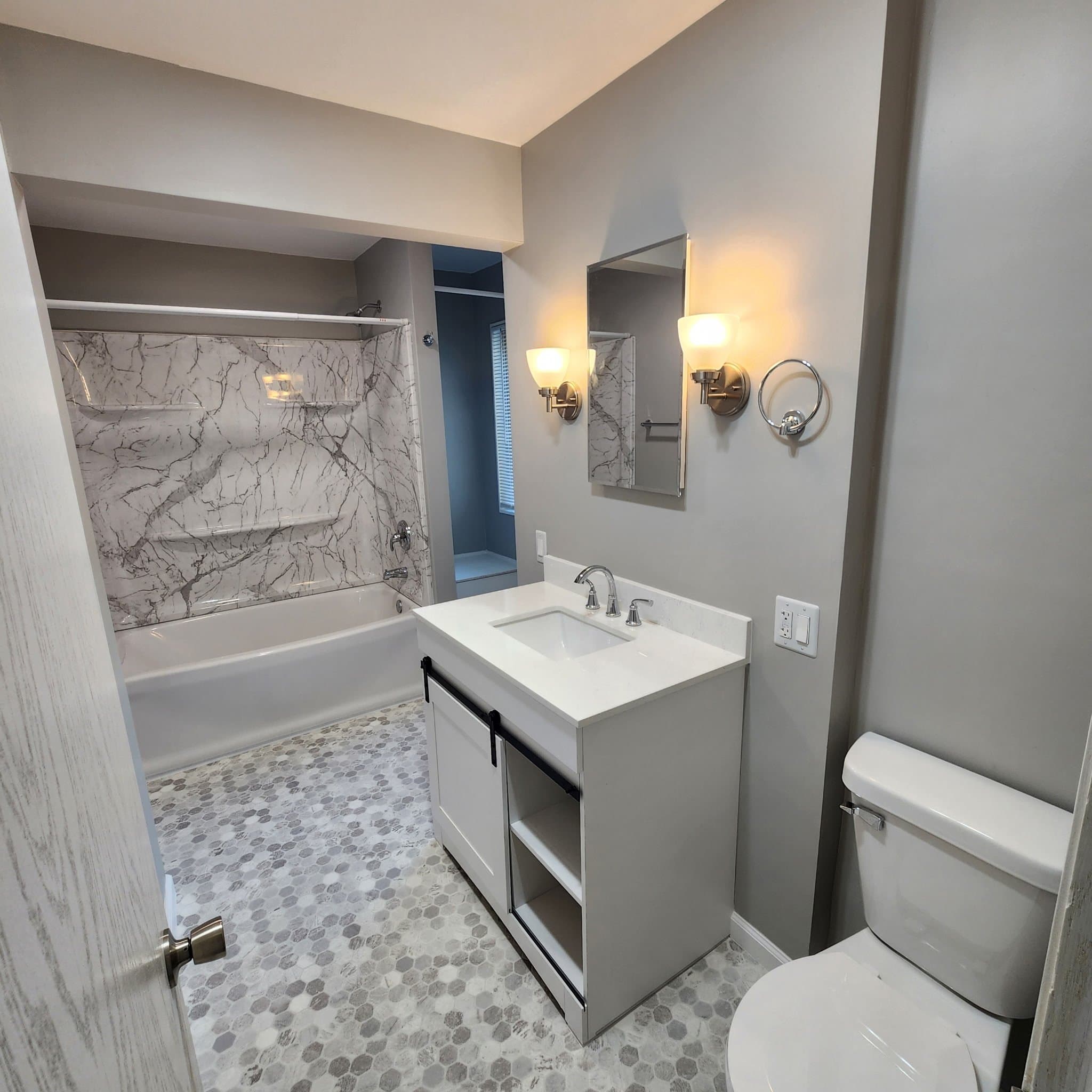 Oakdale House: 5259 Geneva Ave N