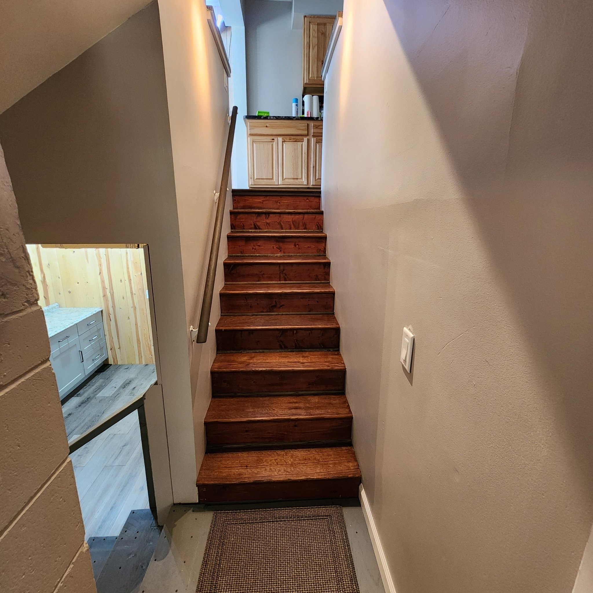 Oakdale House: 5259 Geneva Ave N