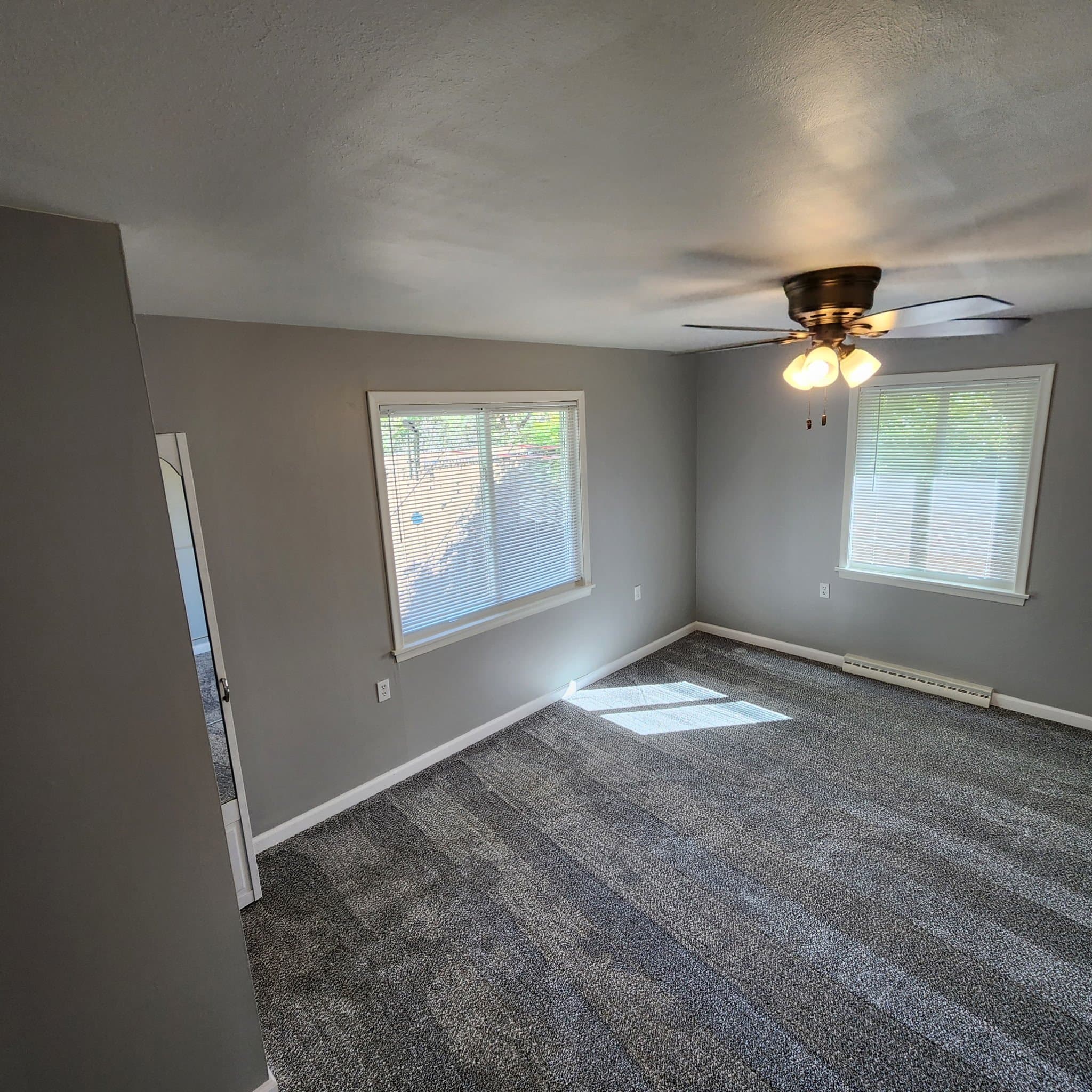 Oakdale House: 5259 Geneva Ave N
