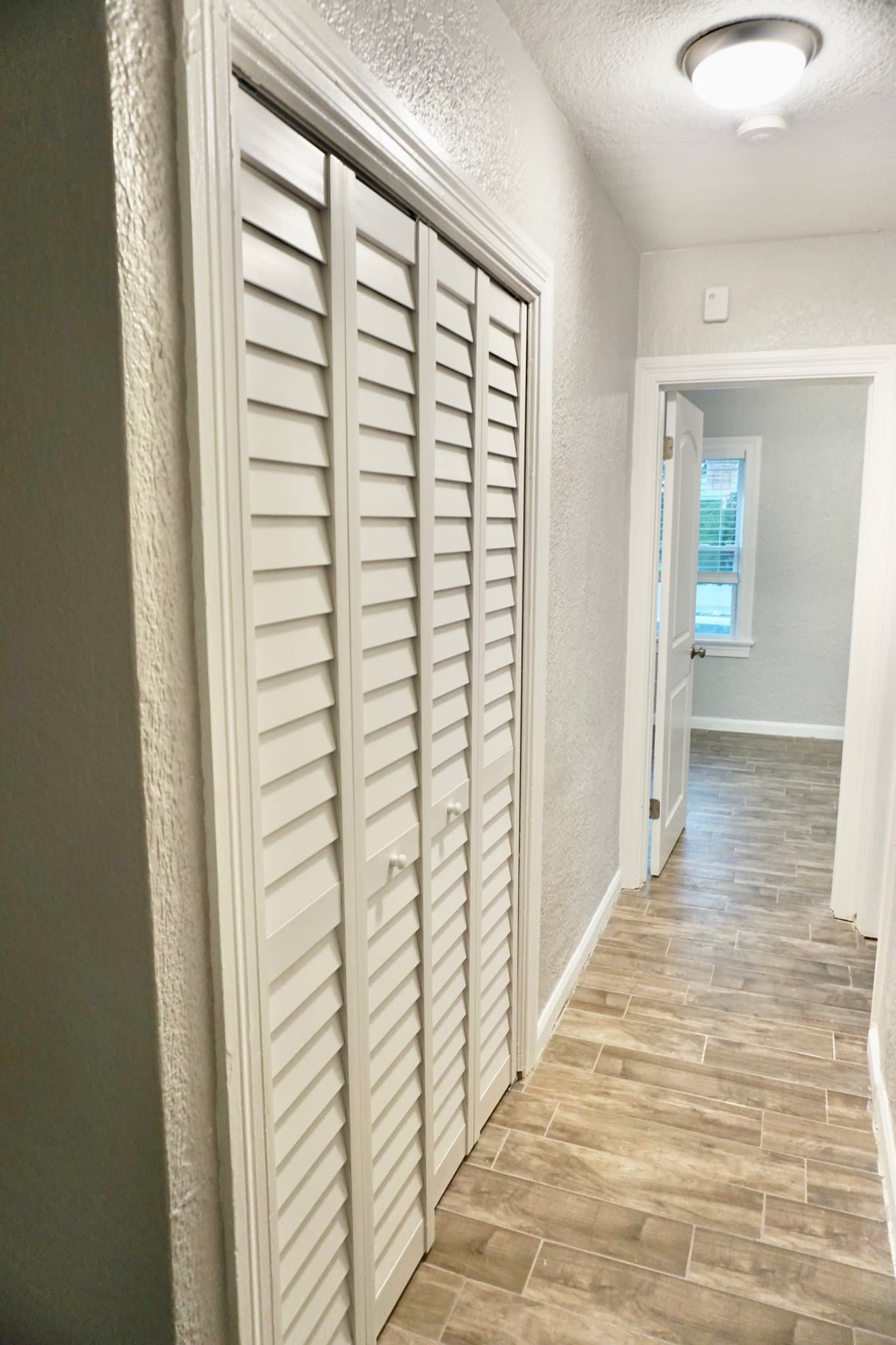 Clearwater Apartment: 1502 N Fort Harrison Ave