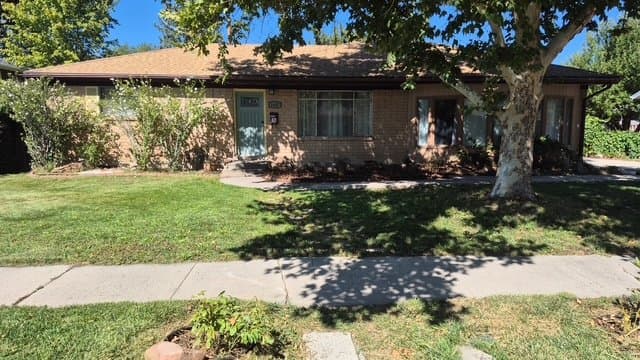 Murray House: 1447 E 5935 S