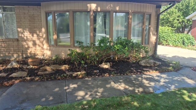 Murray House: 1447 E 5935 S