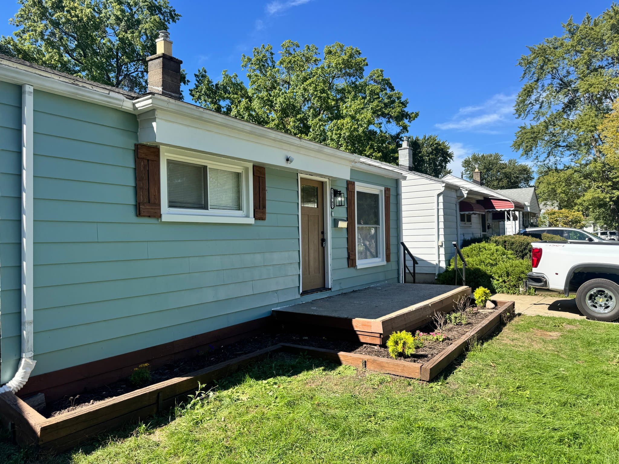 Madison Heights House: 27645 Dartmouth