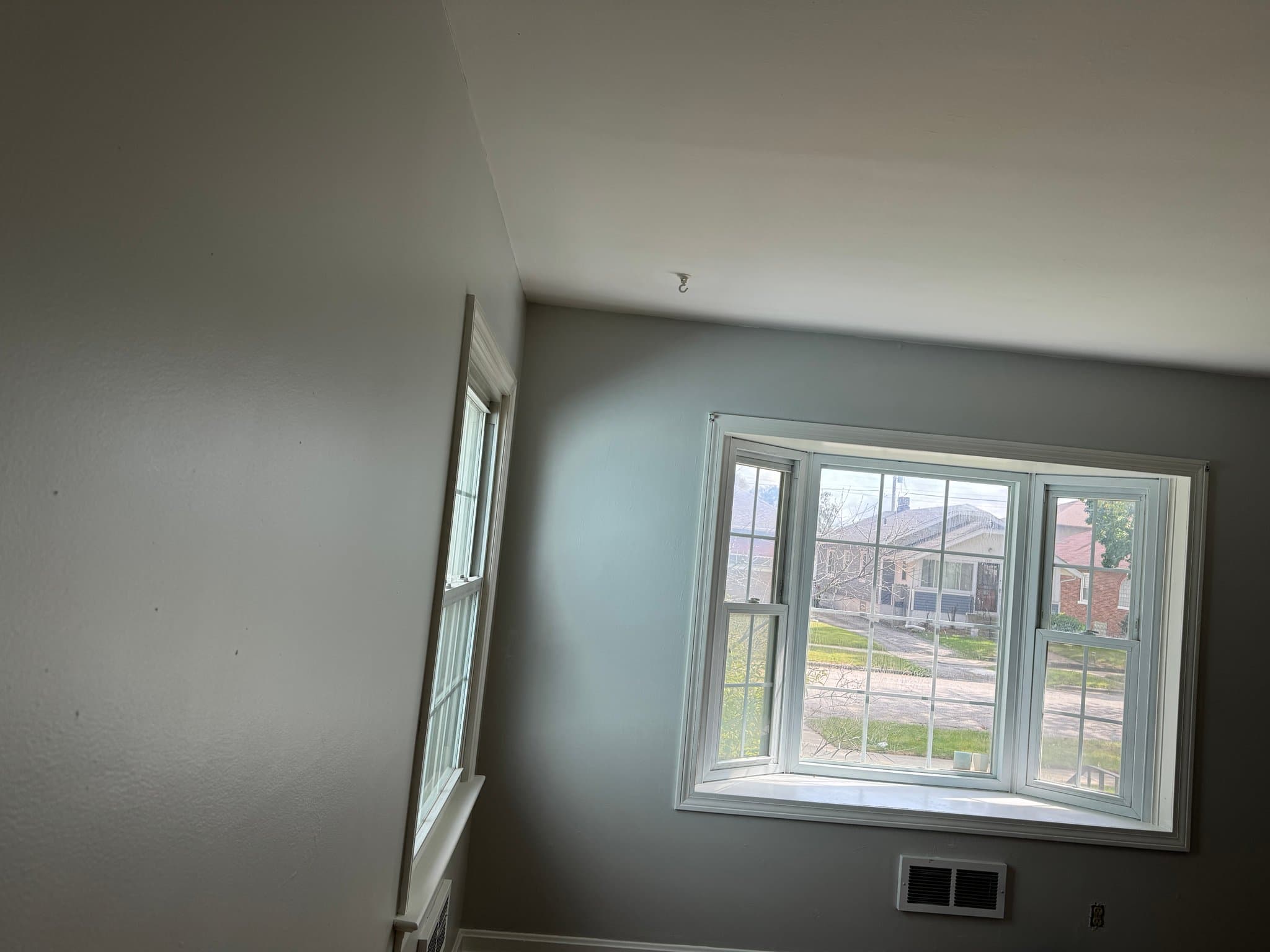 Hammond House: 7300 MARSHALL AV