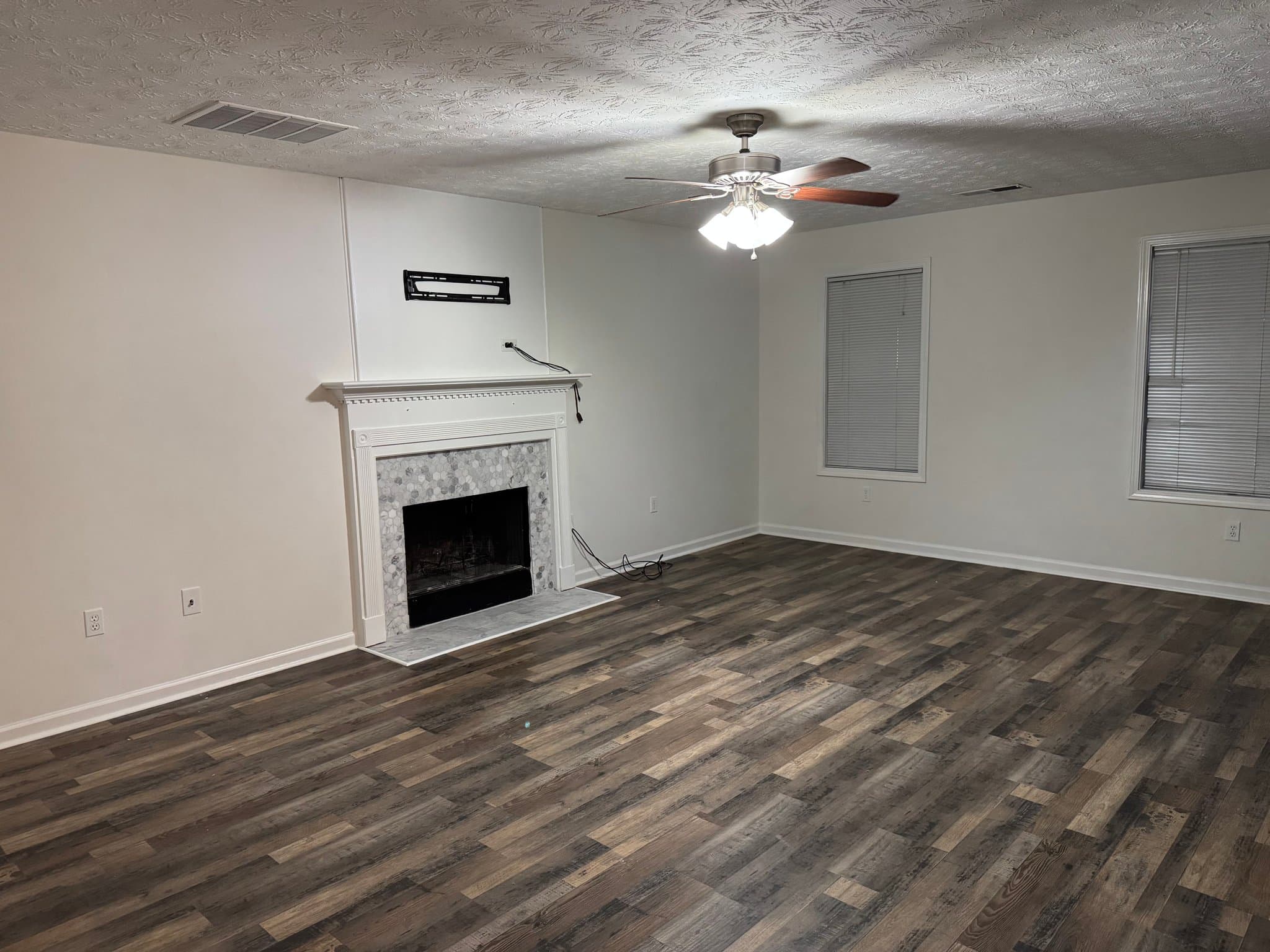 Covington House: 35 Blue Jay Dr