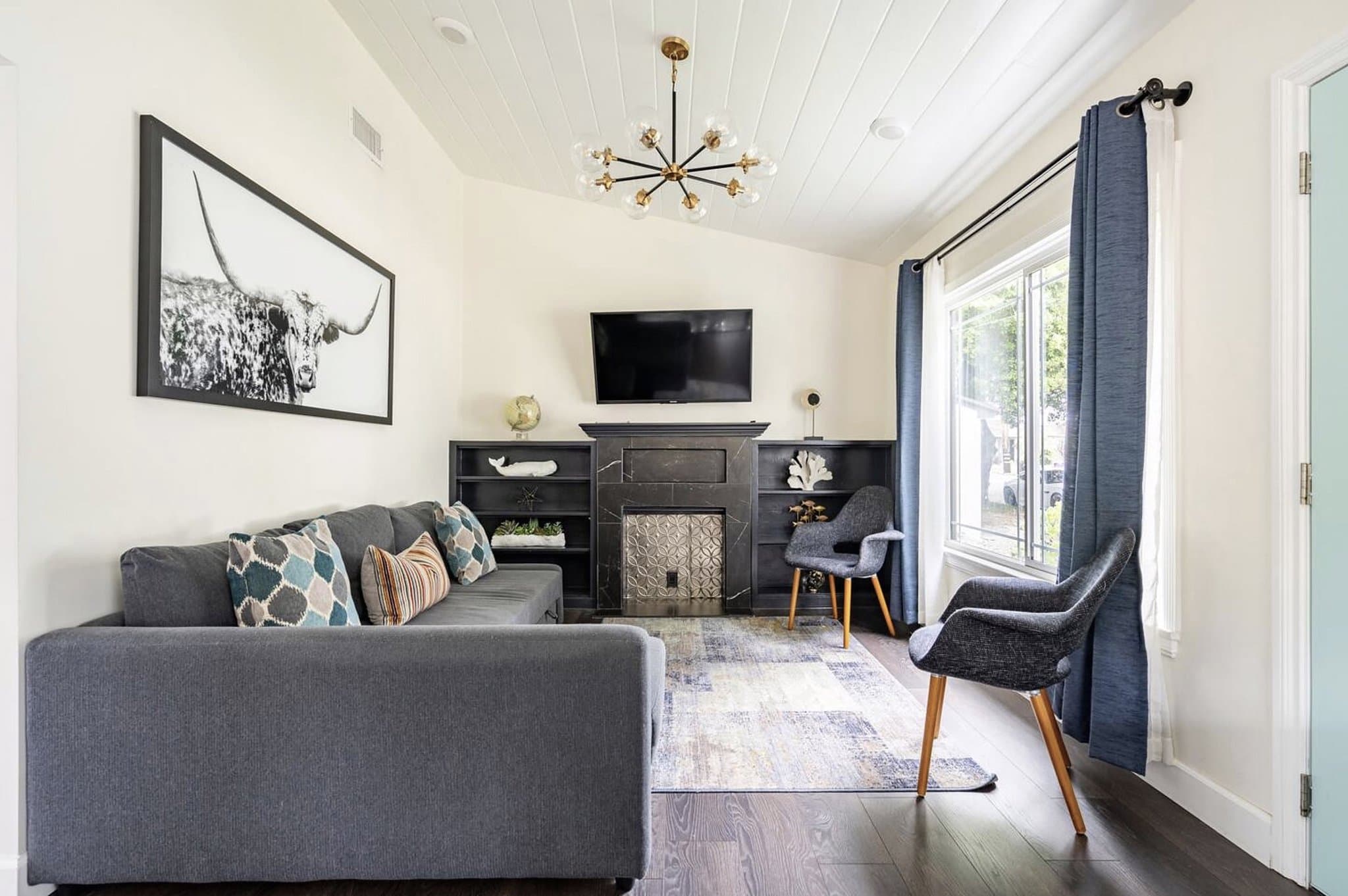 Long Beach House: 5427 Rose Avenue