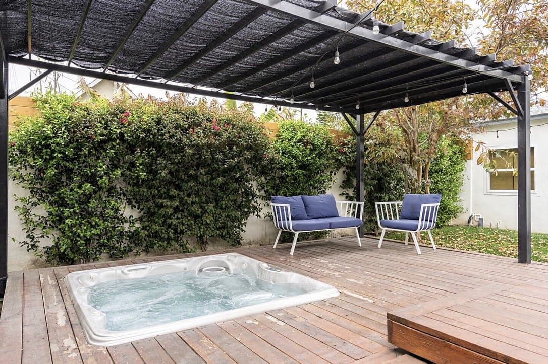 Long Beach House: 5427 Rose Avenue