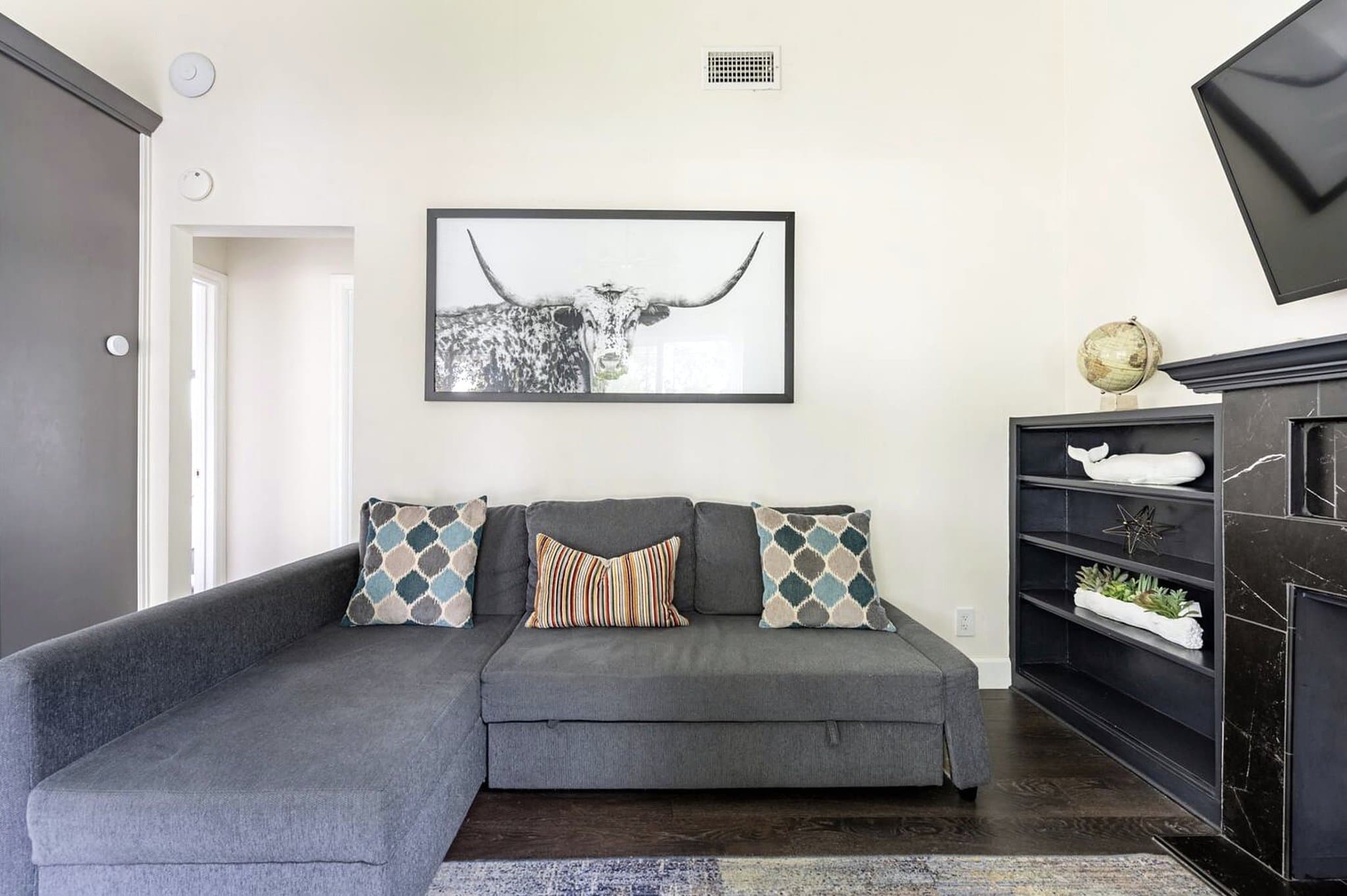 Long Beach House: 5427 Rose Avenue