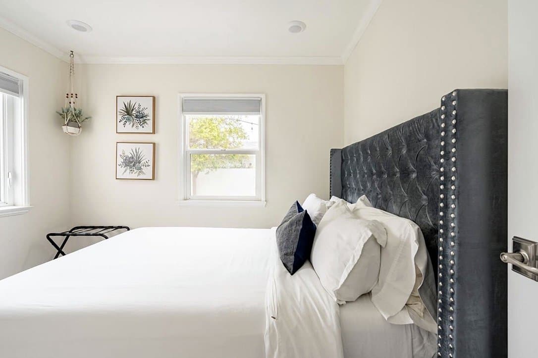 Long Beach House: 5427 Rose Avenue