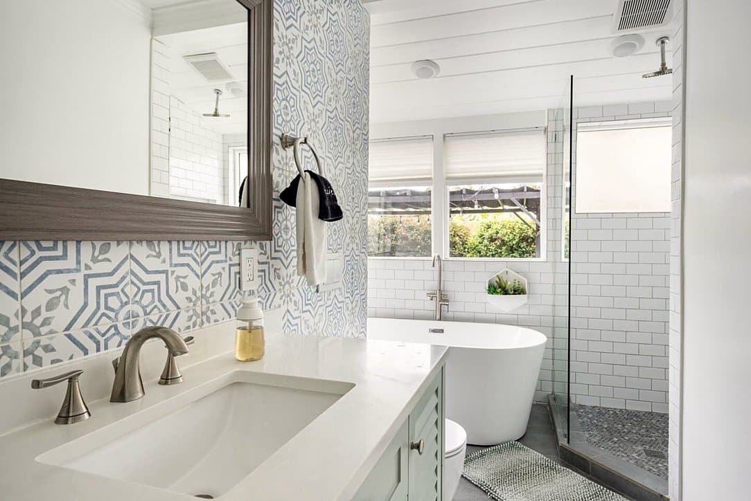 Long Beach House: 5427 Rose Avenue