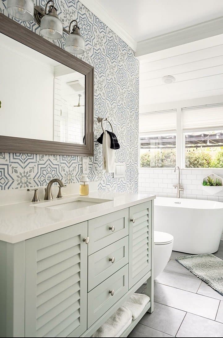 Long Beach House: 5427 Rose Avenue