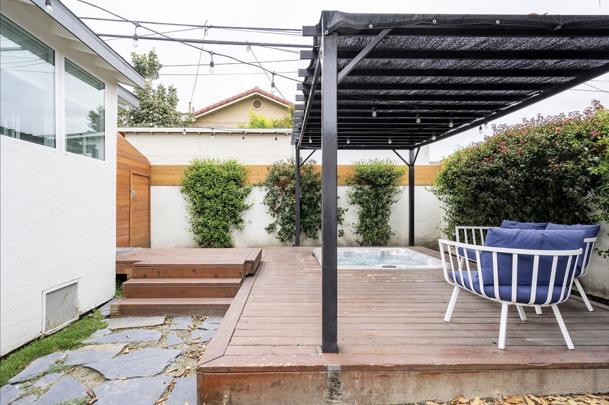 Long Beach House: 5427 Rose Avenue