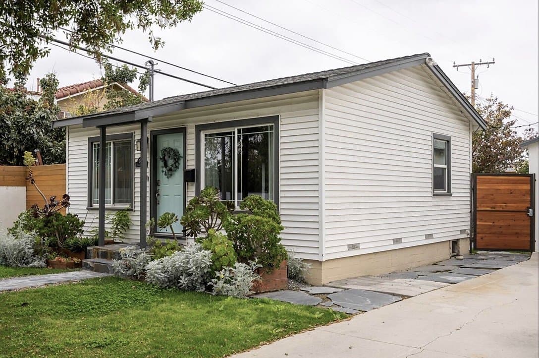Long Beach House: 5427 Rose Avenue