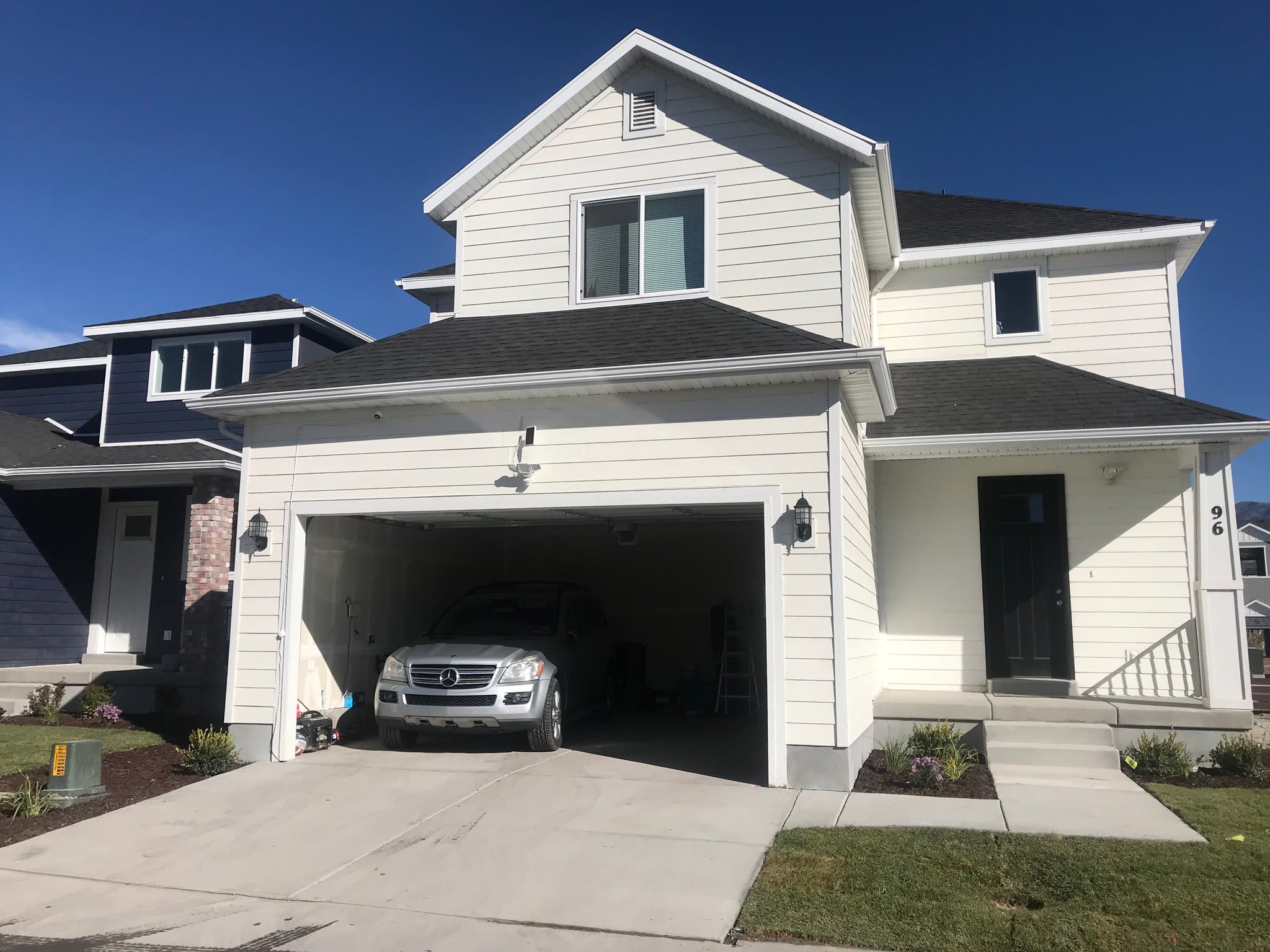 Vineyard House: 96 w 570 n