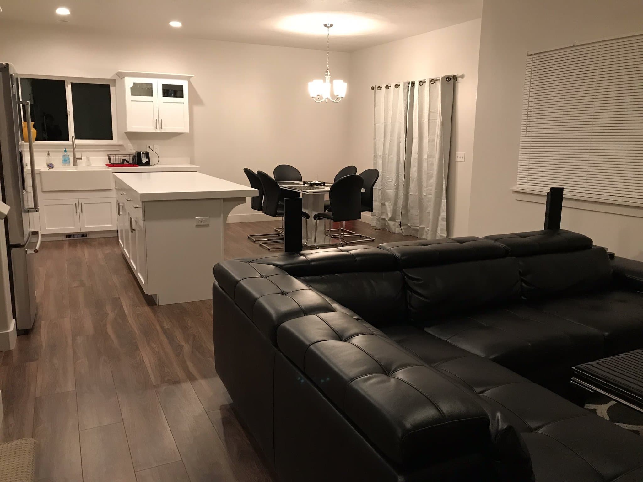 Vineyard House: 96 w 570 n